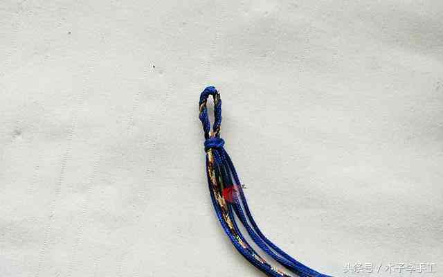 男士手链编织教程(男士手链编织教程 红绳)插图7 男士手链编织教程(男士手链编织教程 红绳)插图7