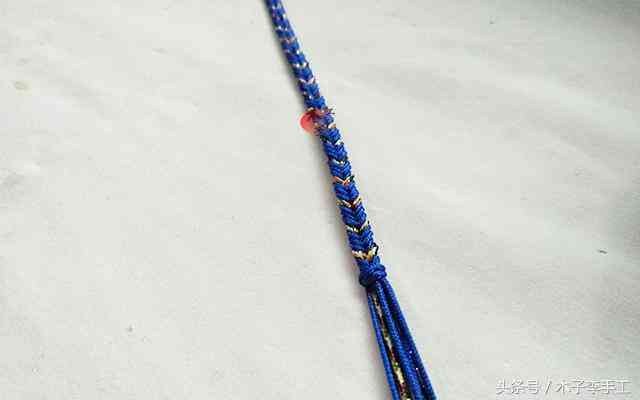 男士手链编织教程(男士手链编织教程 红绳)插图11 男士手链编织教程(男士手链编织教程 红绳)插图11