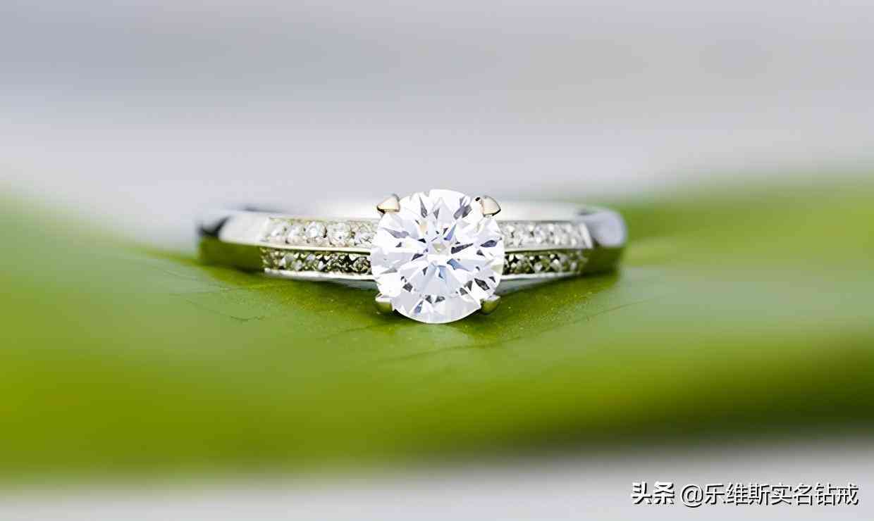 求婚钻戒买多大的(一般人求婚钻戒买多大)插图2 求婚钻戒买多大的(一般人求婚钻戒买多大)插图2