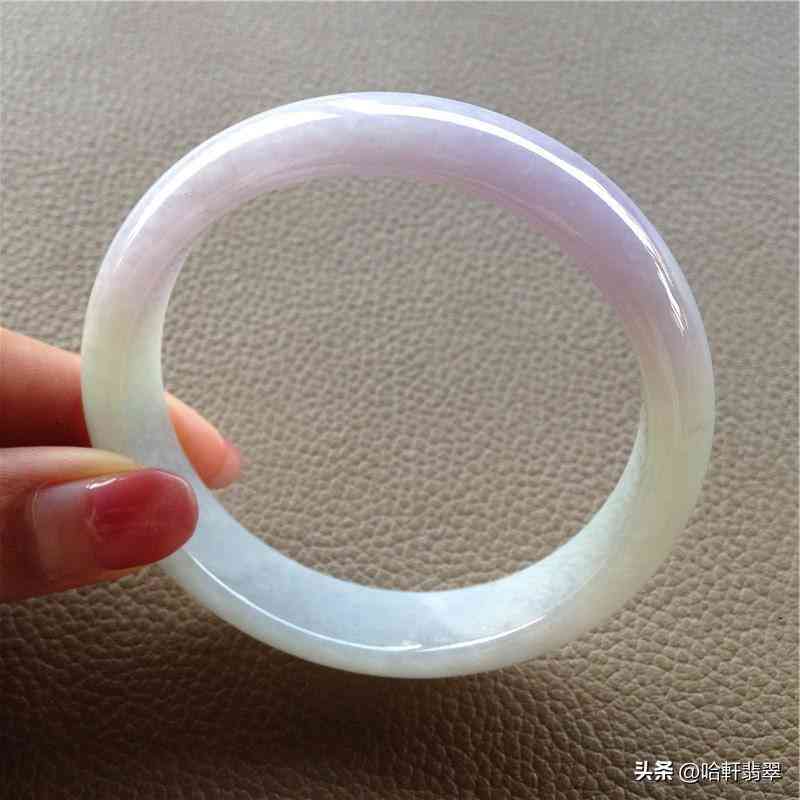 翡翠手链多少钱一串(翡翠手链怎么鉴定真假)插图6