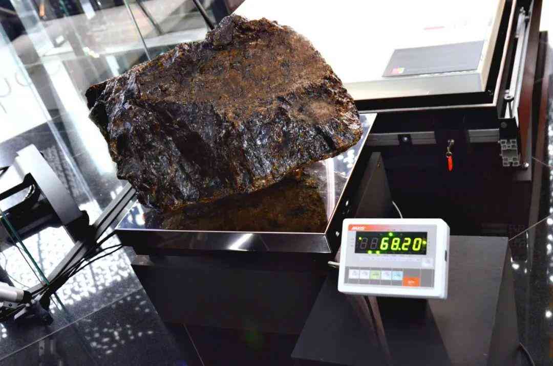 琥珀原石值钱吗(琥珀原石有收藏价值吗)插图1