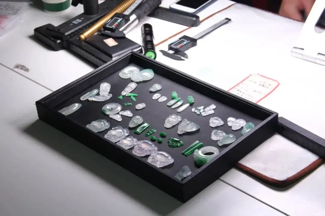 卖翡翠在哪个平台比较好(想把翡翠卖掉哪里可以收)插图5 卖翡翠在哪个平台比较好(想把翡翠卖掉哪里可以收)插图5