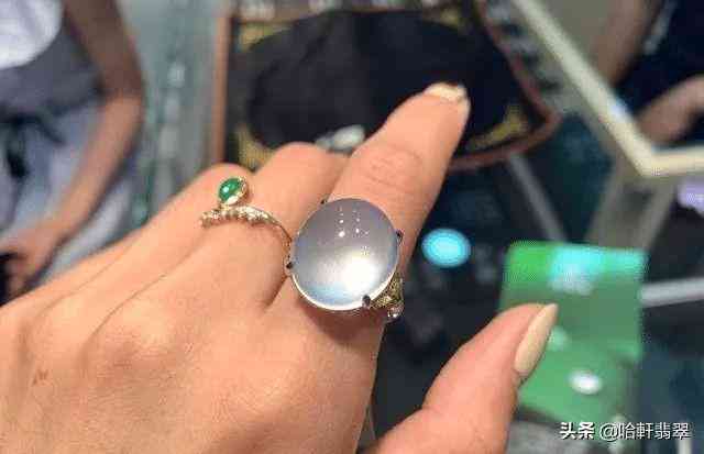 俄罗斯玉和翡翠的区别(俄罗斯玉是翡翠吗)插图2 俄罗斯玉和翡翠的区别(俄罗斯玉是翡翠吗)插图2