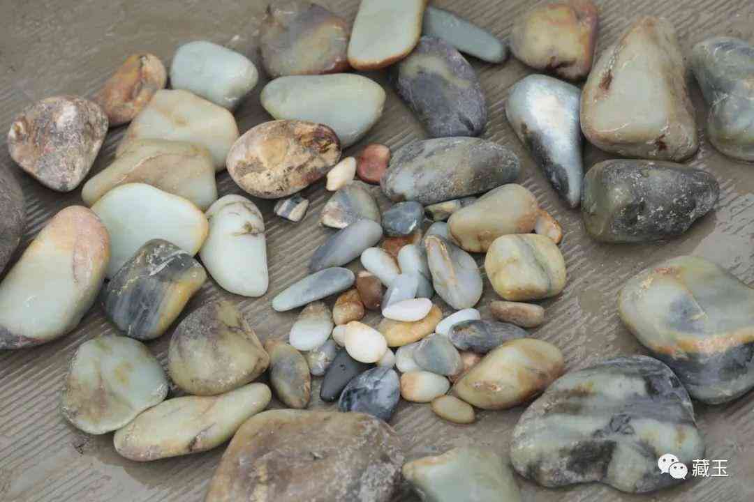 和田玉籽料根本卖不掉(和田玉什么颜色最贵依次顺序)插图9 和田玉籽料根本卖不掉(和田玉什么颜色最贵依次顺序)插图9