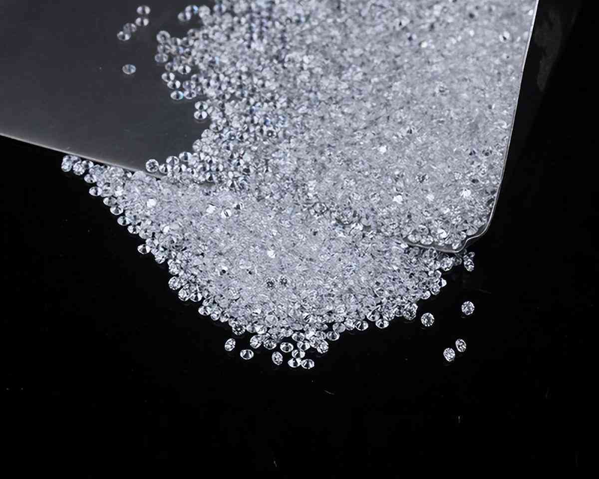 50分的裸钻一般要多少钱(51分裸钻贵还是50分贵)