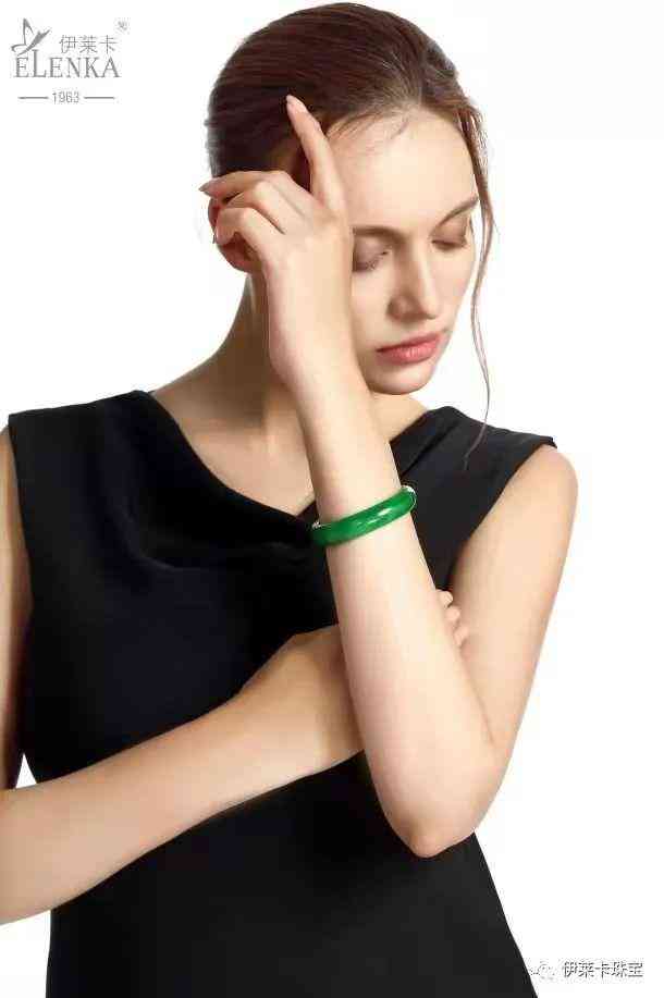 一杯水鉴别翡翠(一杯水鉴别翡翠真假)