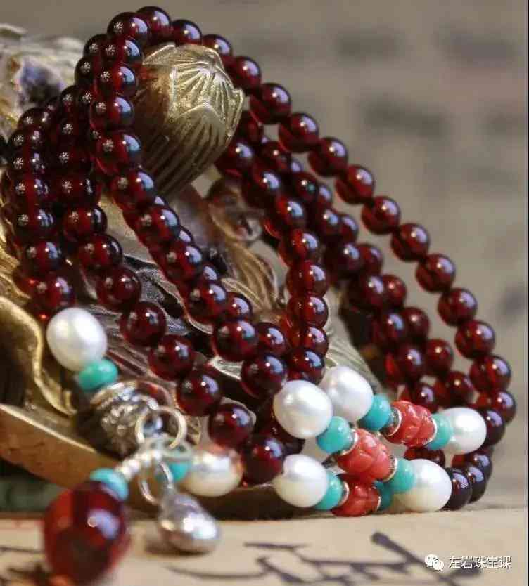 波罗的海血珀(波罗的海血珀有风化纹吗)插图11 波罗的海血珀(波罗的海血珀有风化纹吗)插图11