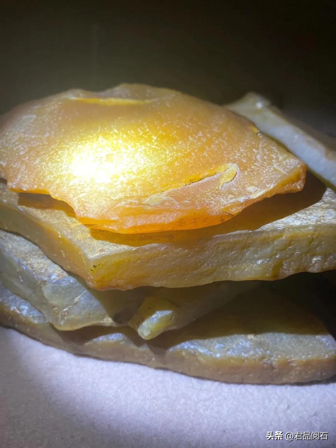 云南龙陵黄龙玉价格(为什么说黄龙玉不养人)插图2