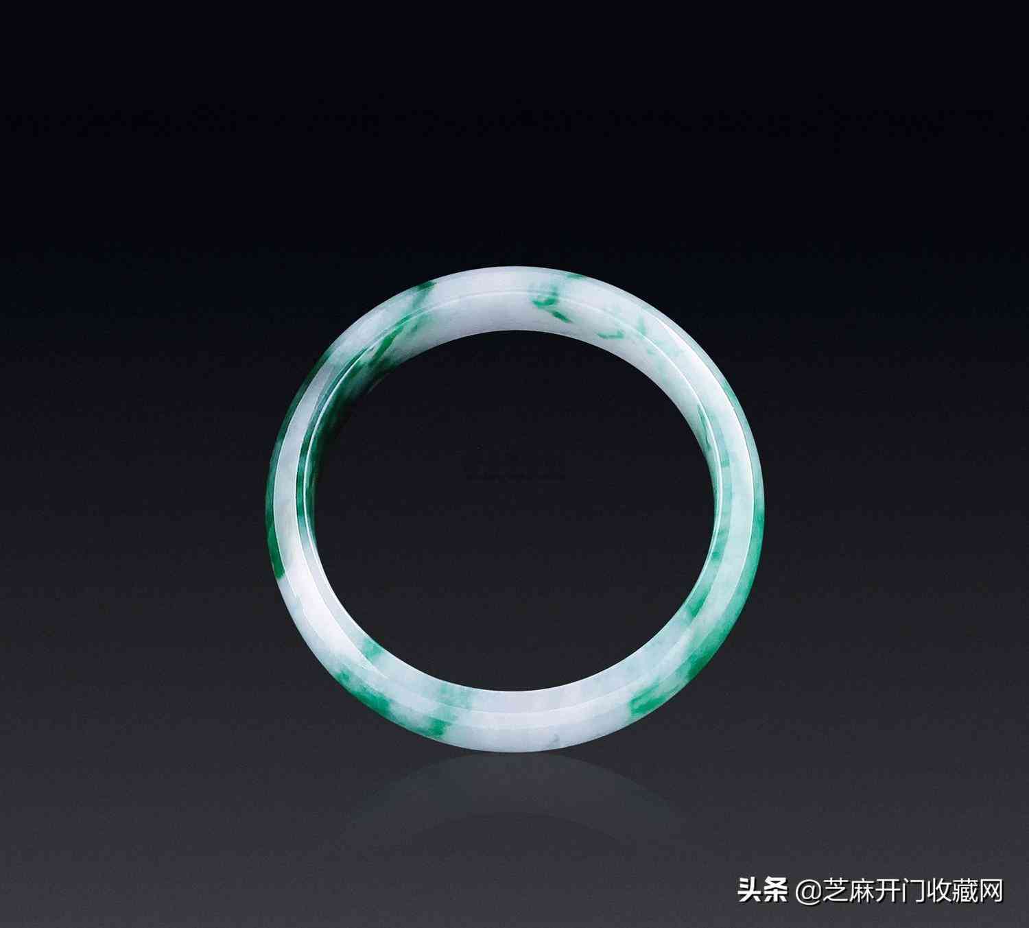 天然翡翠怎么鉴别真假(天然翡翠怎么鉴别真假图片)插图5 天然翡翠怎么鉴别真假(天然翡翠怎么鉴别真假图片)插图5