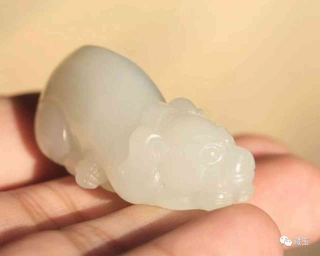 如何自己鉴定和田玉(怎么鉴定和田玉的真假识别)插图10 如何自己鉴定和田玉(怎么鉴定和田玉的真假识别)插图10