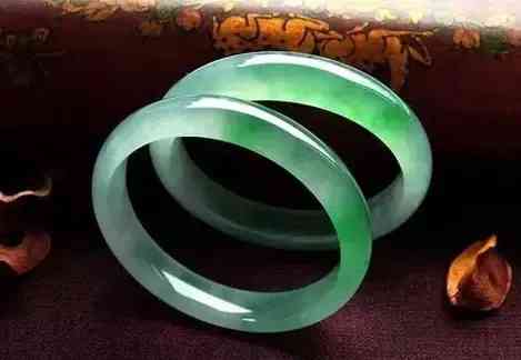 女士手镯尺寸一般多少(110斤女生戴多大手镯)插图8