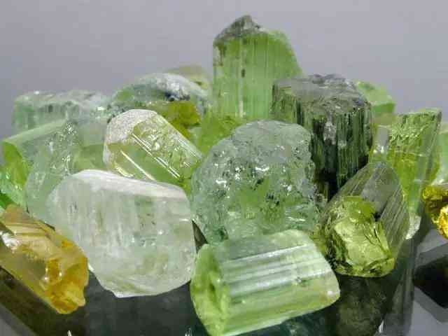 彩萤石的功效与作用(彩萤石的功效与作用图片)插图104