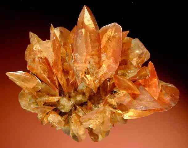 彩萤石的功效与作用(彩萤石的功效与作用图片)插图138