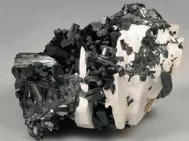 彩萤石的功效与作用(彩萤石的功效与作用图片)插图150