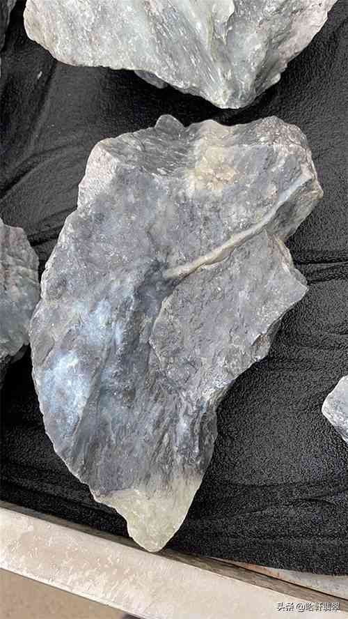 墨翠是什么档次的翡翠(墨翠是什么档次的翡翠图片)插图7 墨翠是什么档次的翡翠(墨翠是什么档次的翡翠图片)插图7