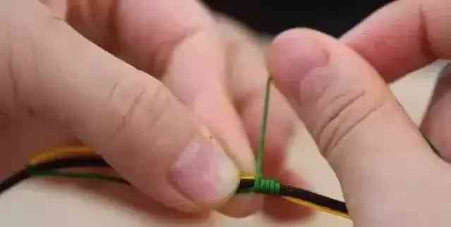 手串线绳怎样打结(手串收尾打死扣图解)插图30 手串线绳怎样打结(手串收尾打死扣图解)插图30