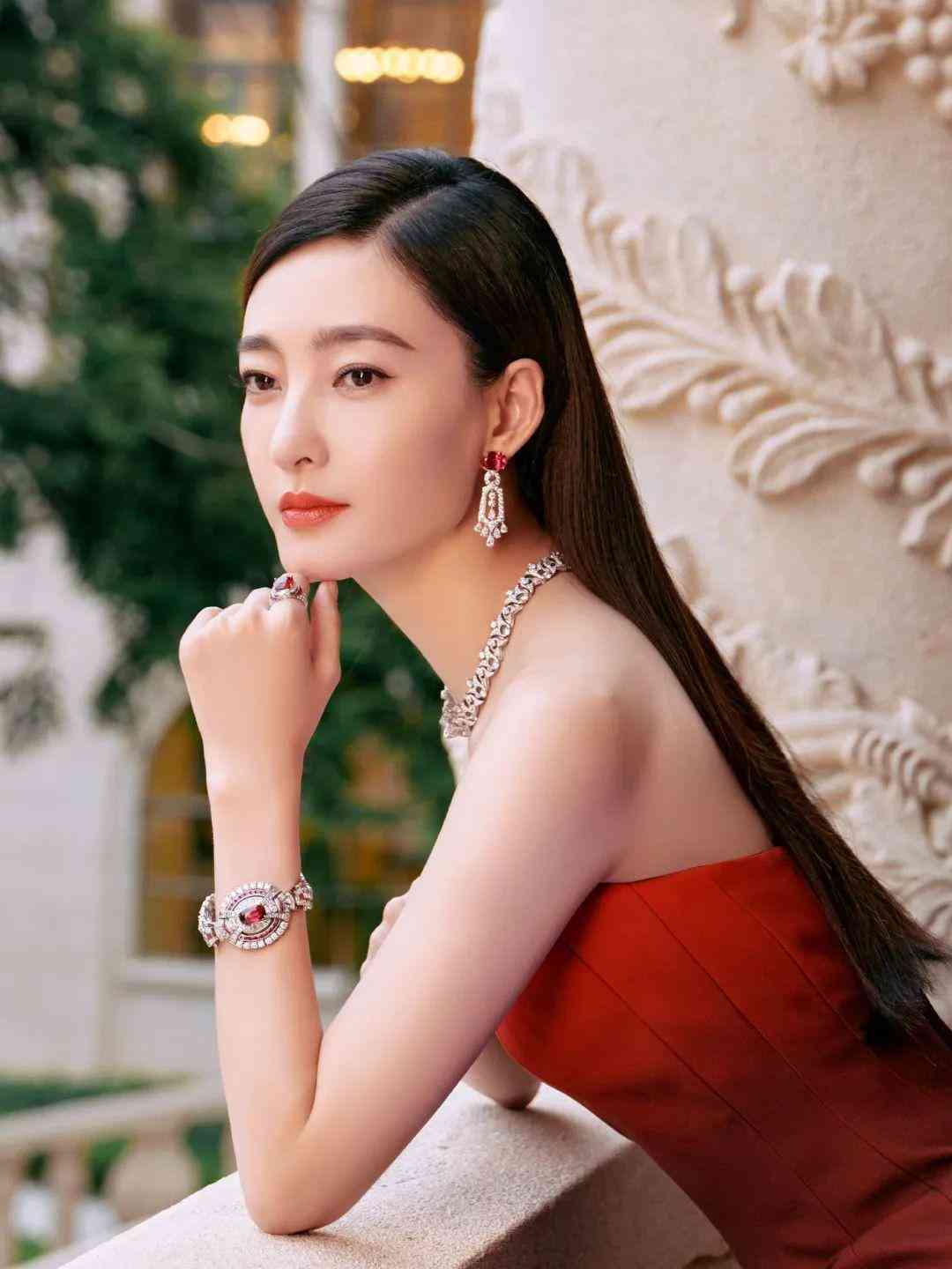 宝格丽戒指什么材质(宝格丽戒指贵不贵)插图25 宝格丽戒指什么材质(宝格丽戒指贵不贵)插图25