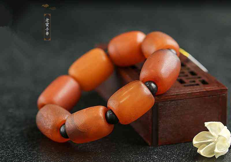 蜜蜡是怎么形成的(蜜蜡是什么材质做的)插图1