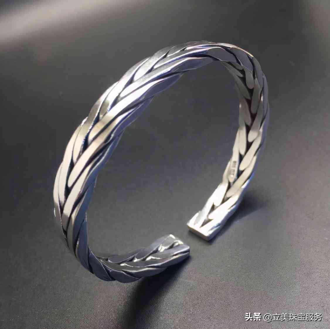 纯银多少钱一克(钻石一克拉多少钱)