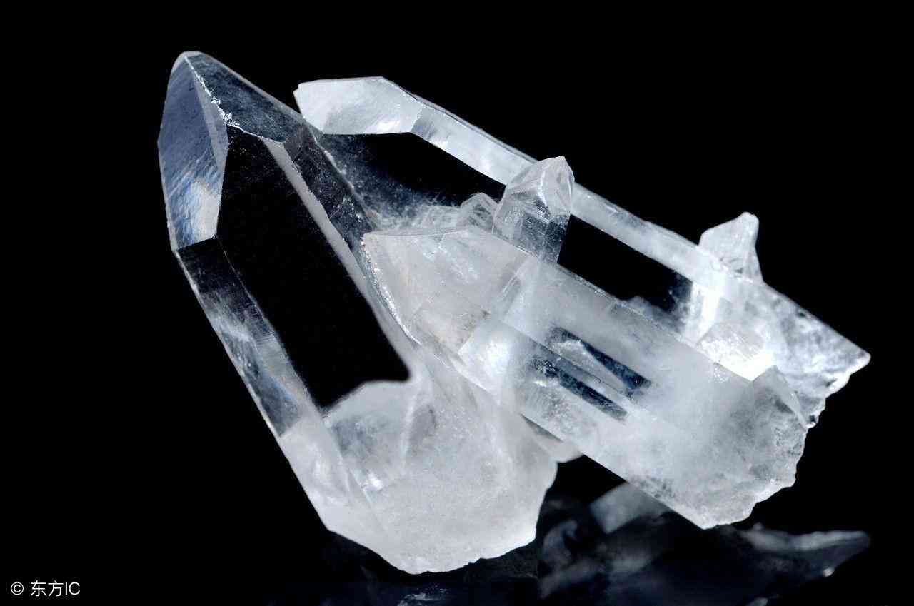 天然水晶球怎么辨别真假(水晶鉴别最简单方法)插图1