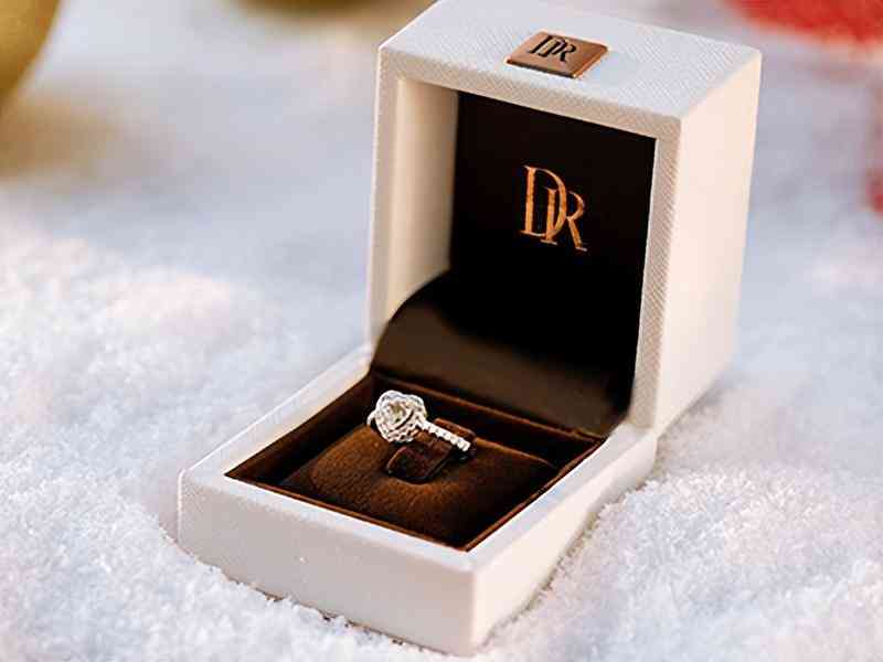 三克拉钻戒大概要多少钱(三克拉钻戒多少钱一枚)插图2 三克拉钻戒大概要多少钱(三克拉钻戒多少钱一枚)插图2