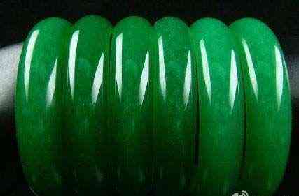 东陵石手镯价格(东陵石多少钱一克)