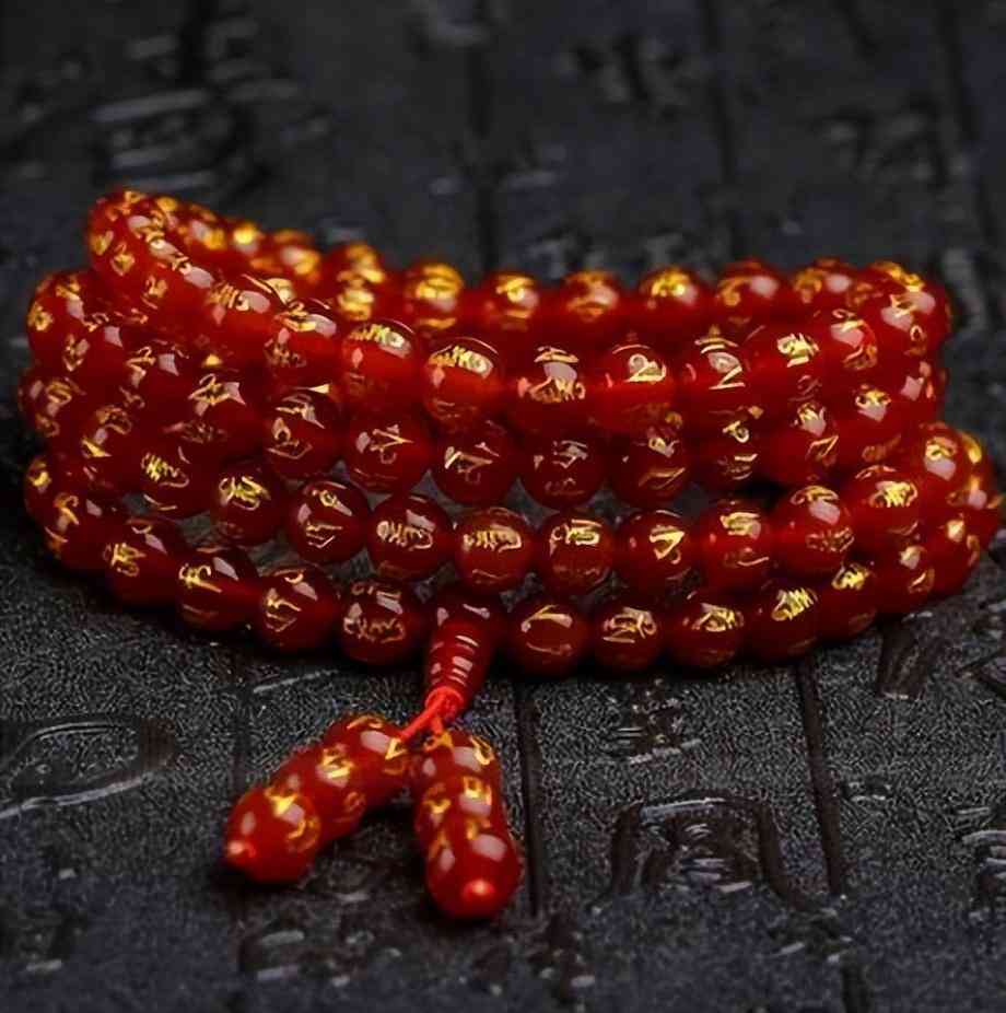 玛瑙手链戴哪只手(南红玛瑙手链戴哪只手)插图2 玛瑙手链戴哪只手(南红玛瑙手链戴哪只手)插图2