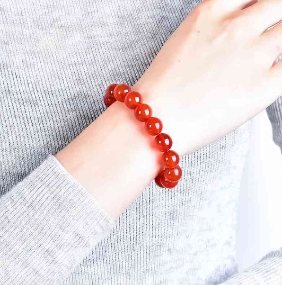 玛瑙手链戴哪只手(南红玛瑙手链戴哪只手)插图4 玛瑙手链戴哪只手(南红玛瑙手链戴哪只手)插图4