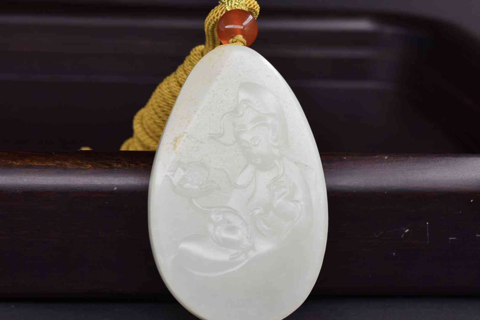 和田玉的功效与作用禁忌(和田玉的功效与作用和田玉的卖点)插图2