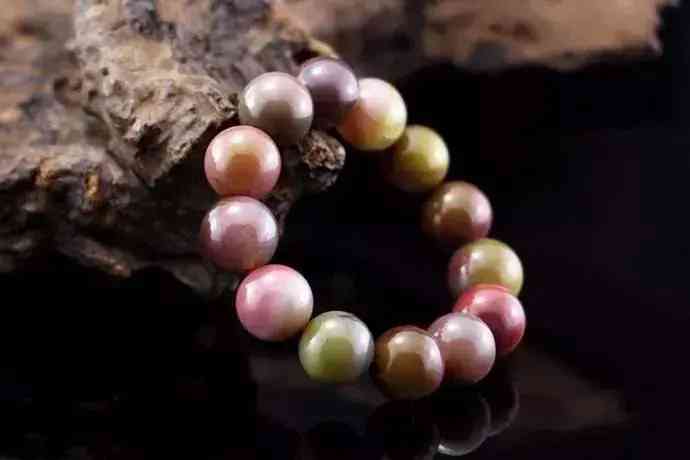 紫水晶和黄水晶哪个更招财(黄水晶适合什么属相的人)插图5 紫水晶和黄水晶哪个更招财(黄水晶适合什么属相的人)插图5