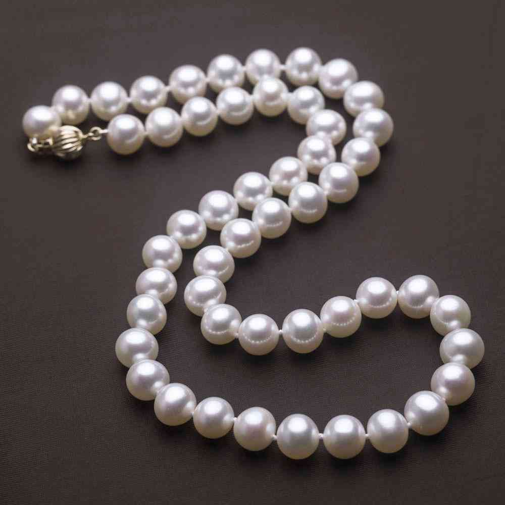 老人戴珍珠项链的好处(老人戴珍珠项链有什么好处)