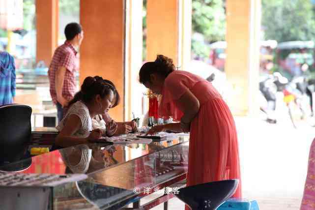 哪里的玉手镯最好(哪里的玉手镯最好最便宜)插图14 哪里的玉手镯最好(哪里的玉手镯最好最便宜)插图14