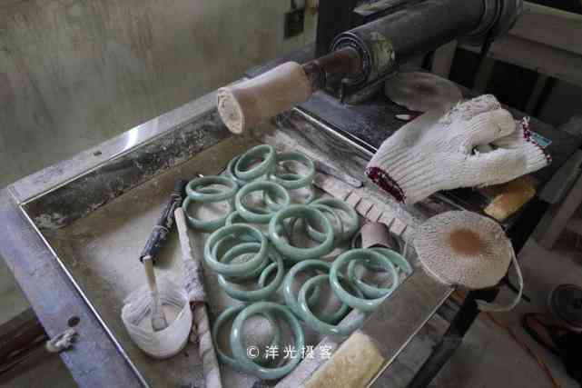 哪里的玉手镯最好(哪里的玉手镯最好最便宜)插图15 哪里的玉手镯最好(哪里的玉手镯最好最便宜)插图15