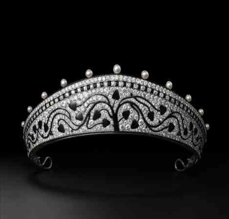 卡地亚高级定制珠宝(卡地亚定制钻戒多少钱)插图3