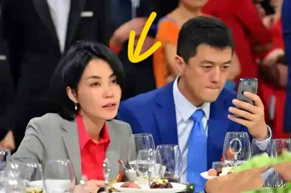 钻戒品牌logo大全(钻戒品牌图案)插图30