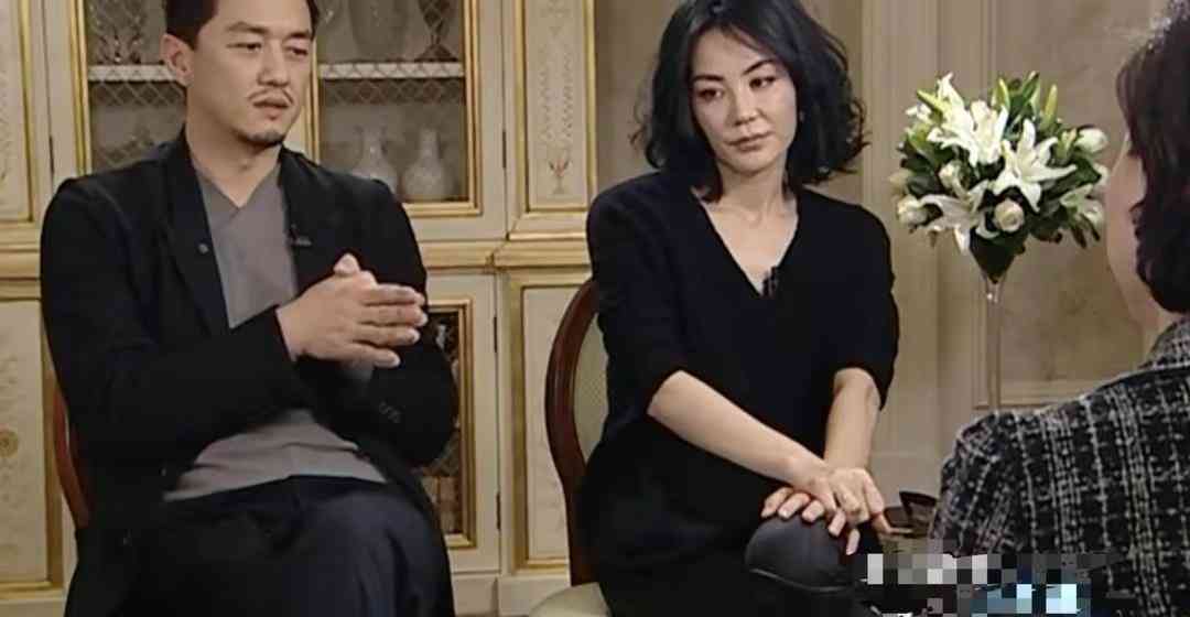 钻戒品牌logo大全(钻戒品牌图案)插图39