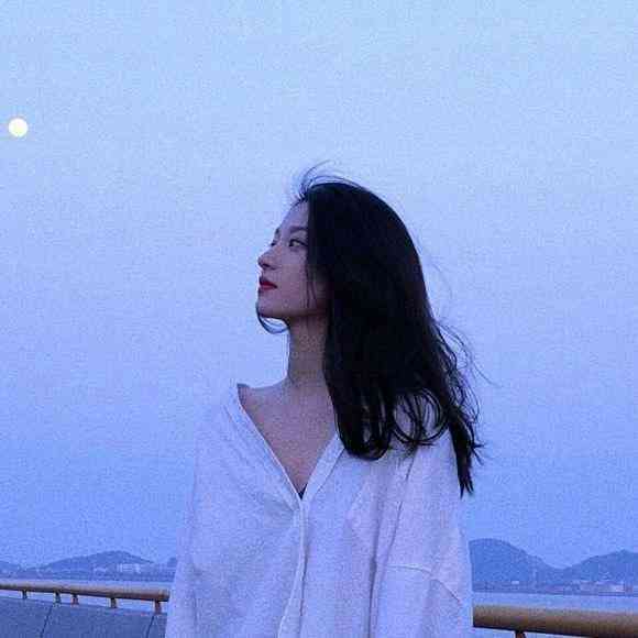 银月光石的功效与作用(白蓝灰三种月光石功效的区别)插图7 银月光石的功效与作用(白蓝灰三种月光石功效的区别)插图7