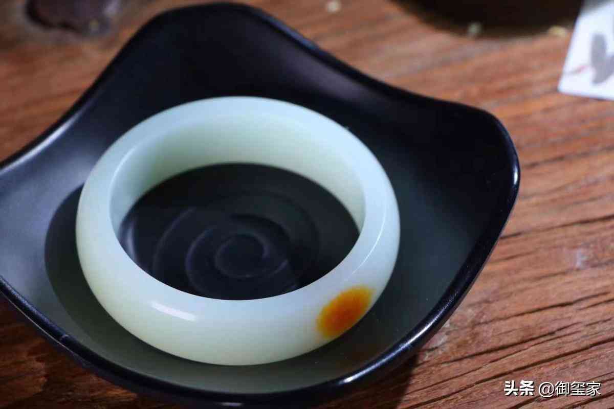 和田玉的手镯多少钱(和田玉的手镯多少钱一只)