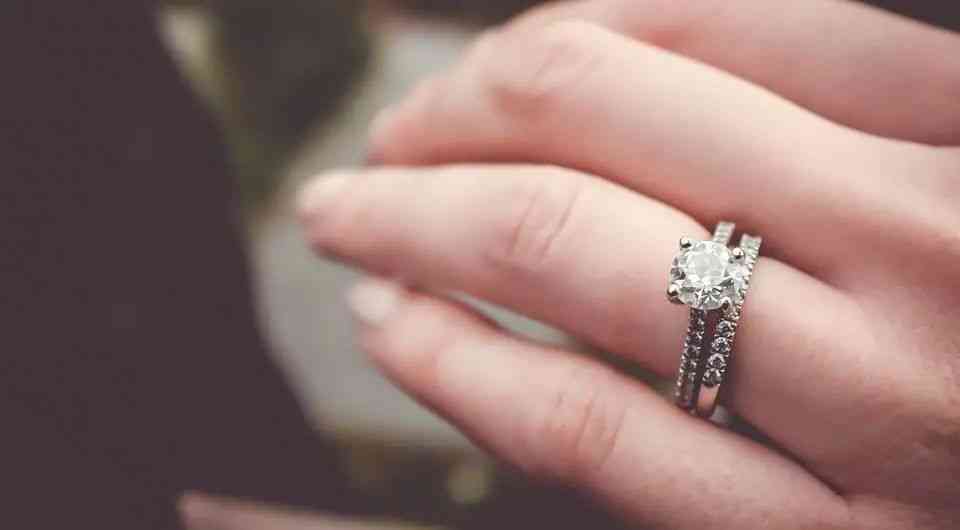 harrywinston对戒价格(harrywinston结婚对戒多少钱)插图3 harrywinston对戒价格(harrywinston结婚对戒多少钱)插图3