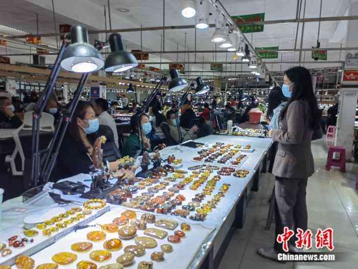 中国哪些地方有翡翠原石(中国哪里有翡翠石头)