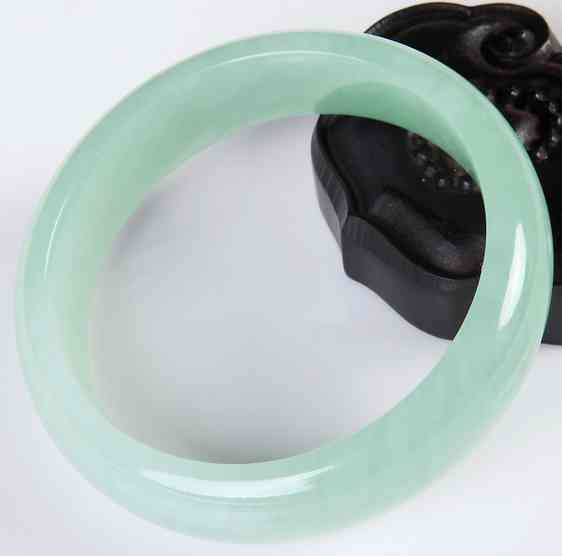 玉镯戴多久就认主人了(五大生肖不适合戴玉)插图7