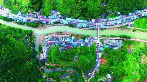 桂林鸡血玉全是假的(三种女人不适合戴玉)插图3 桂林鸡血玉全是假的(三种女人不适合戴玉)插图3