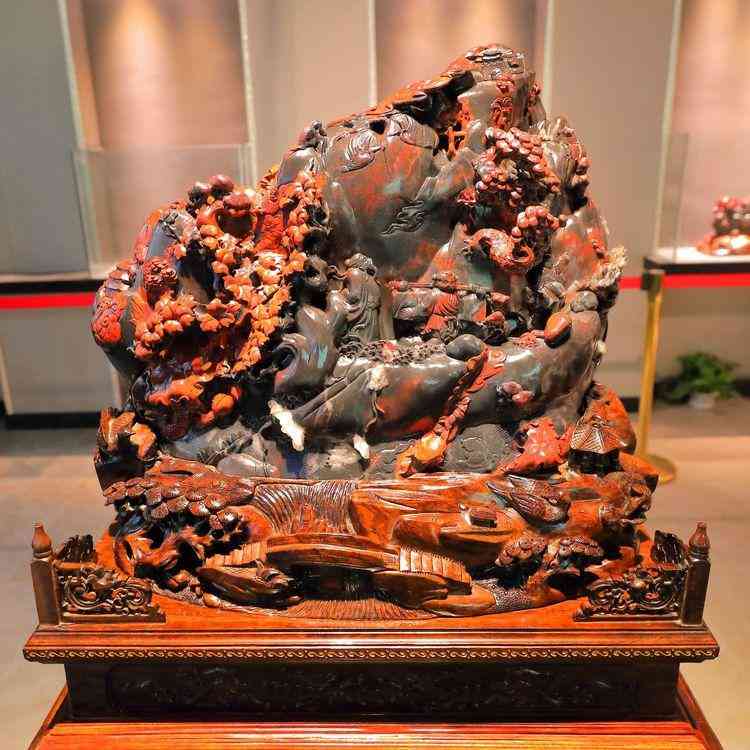 桂林鸡血玉全是假的(三种女人不适合戴玉)插图5 桂林鸡血玉全是假的(三种女人不适合戴玉)插图5