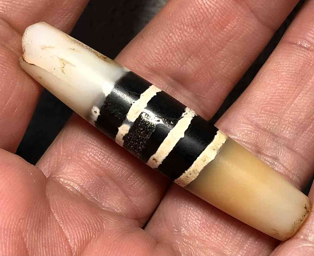 九眼天珠是怎么形成的(九眼天珠)插图3 九眼天珠是怎么形成的(九眼天珠)插图3