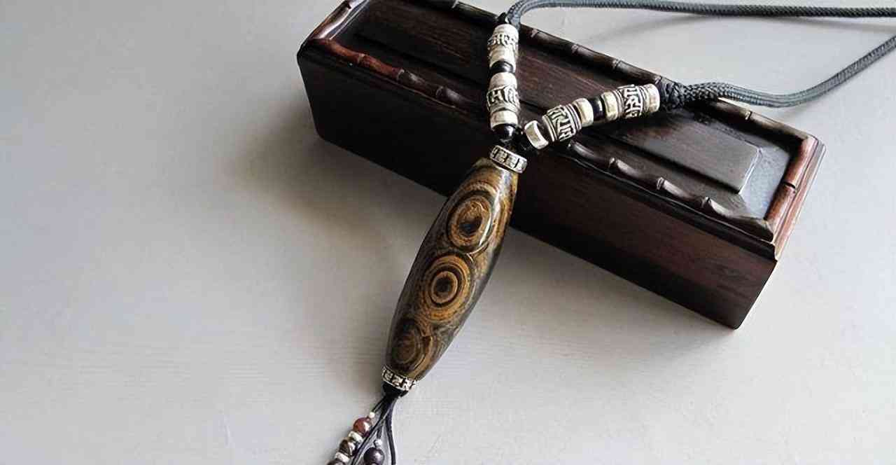 九眼天珠是怎么形成的(九眼天珠)插图6 九眼天珠是怎么形成的(九眼天珠)插图6