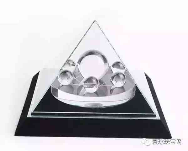 施华洛世奇水晶是天然的吗(施华洛世奇水晶是什么材质的)插图3