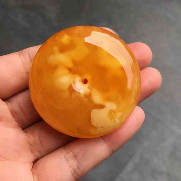 血琥珀的价格是多少一克(血琥珀价格多少钱一克)插图3 血琥珀的价格是多少一克(血琥珀价格多少钱一克)插图3