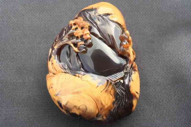 血琥珀的价格是多少一克(血琥珀价格多少钱一克)插图9 血琥珀的价格是多少一克(血琥珀价格多少钱一克)插图9