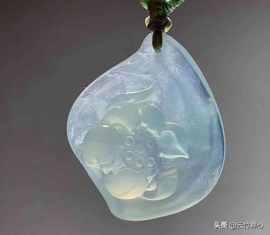 翡翠入门级知识大全(怎样选翡翠手镯最好的方法)插图2 翡翠入门级知识大全(怎样选翡翠手镯最好的方法)插图2