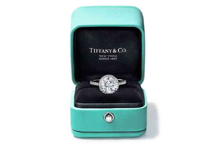 钻戒定制品牌(迪奥钻戒定制品牌)插图1 钻戒定制品牌(迪奥钻戒定制品牌)插图1